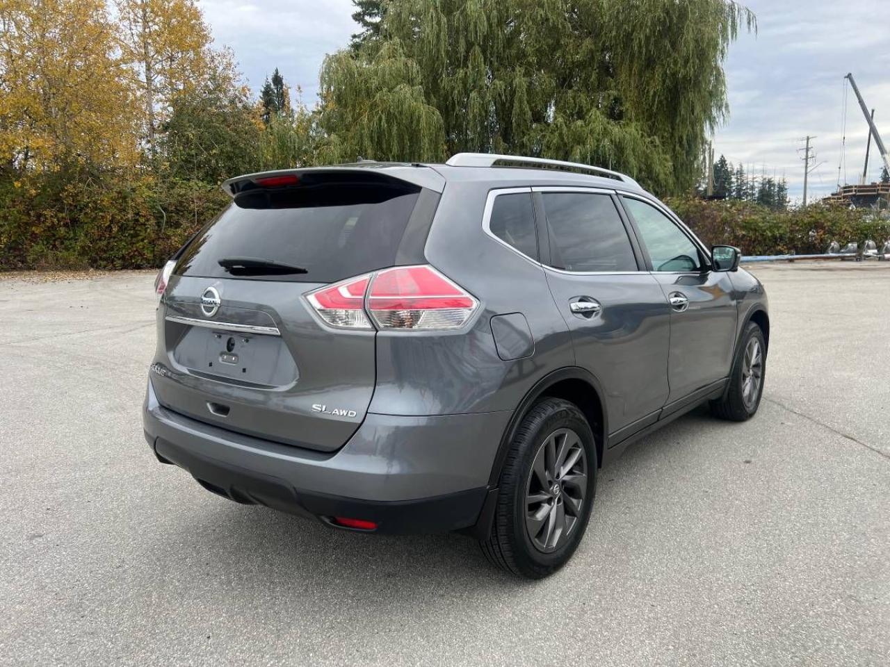 2016 Nissan Rogue SL - Photo #9