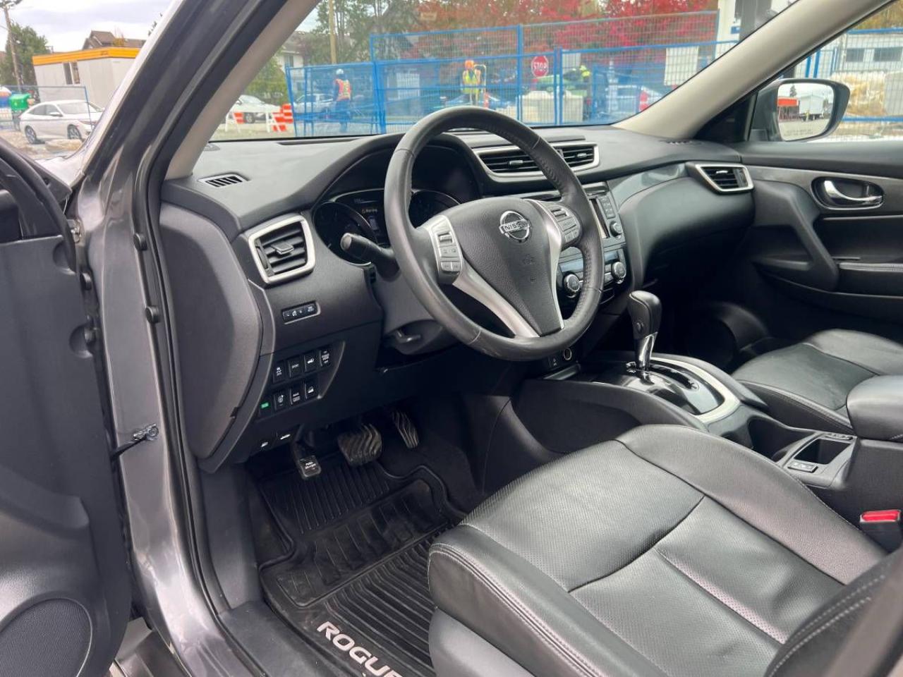 2016 Nissan Rogue SL - Photo #12