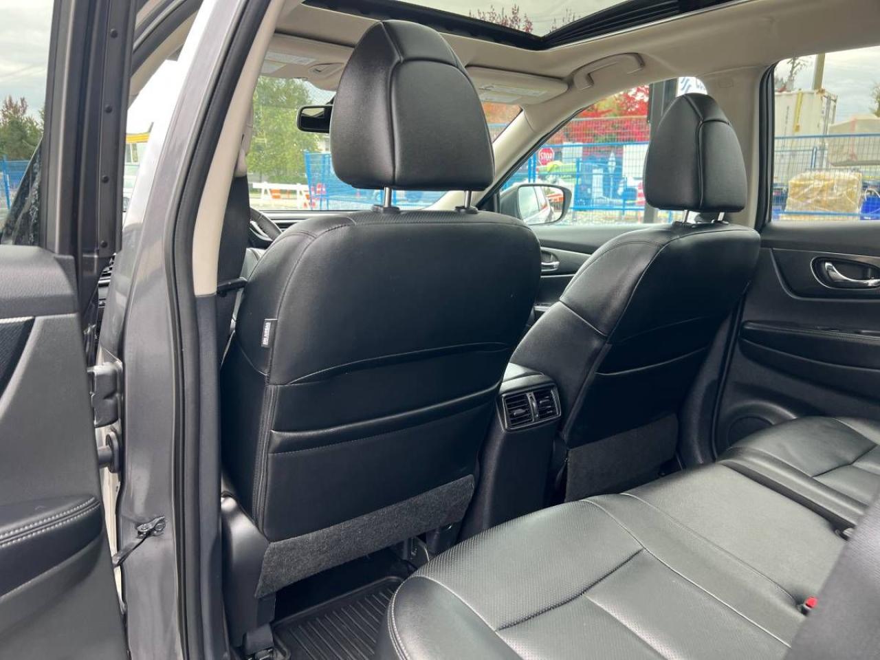 2016 Nissan Rogue SL - Photo #13