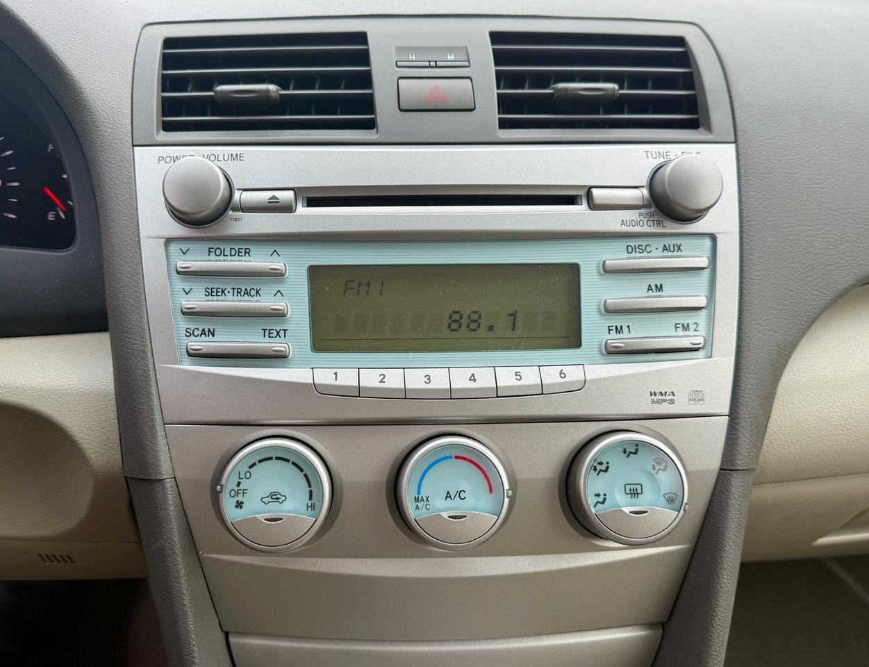 2009 Toyota Camry FINANCING AVAILABLE Photo13