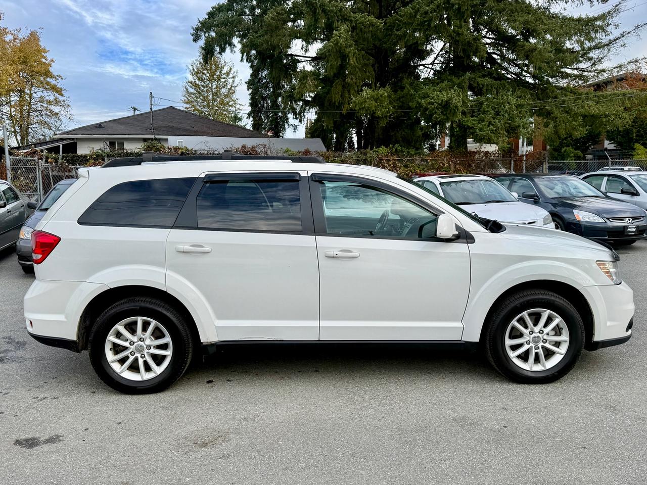 2014 Dodge Journey SXT Financing Available Photo4