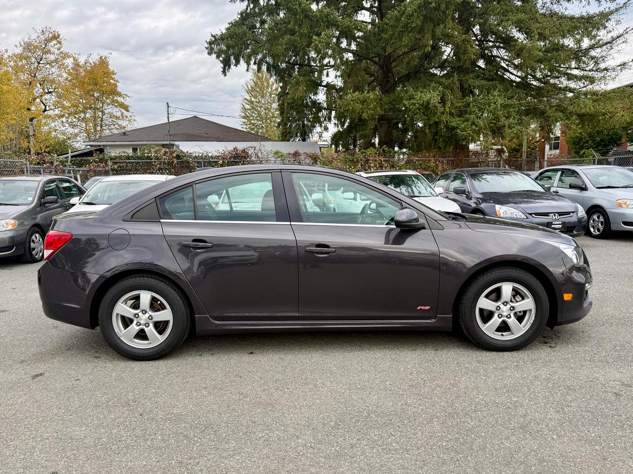 2016 Chevrolet Cruze LT FINANCING AVAILABLE Photo4