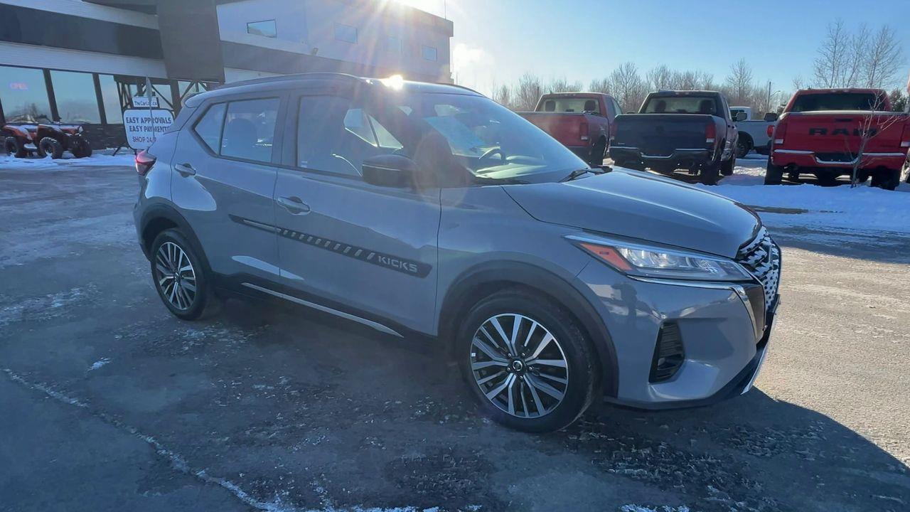 2021 Nissan Kicks SR HEATED FRONT SEATS, SIRIUS XM, CRUISE CONTROL, BACK UP CAM!! Photo