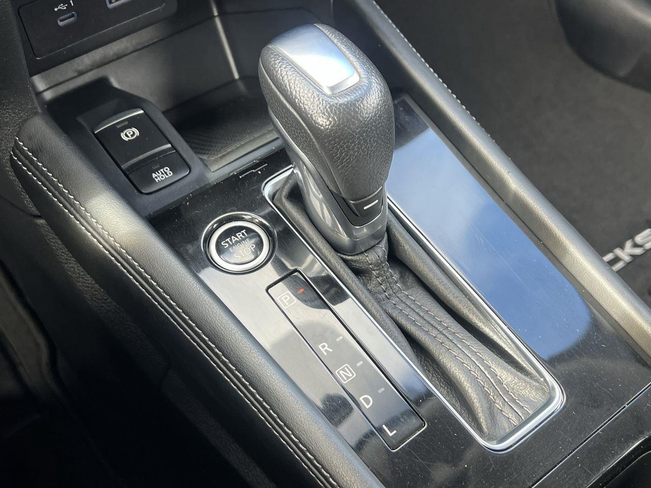 2021 Nissan Kicks SR HEATED FRONT SEATS, SIRIUS XM, CRUISE CONTROL, BACK UP CAM!! Photo