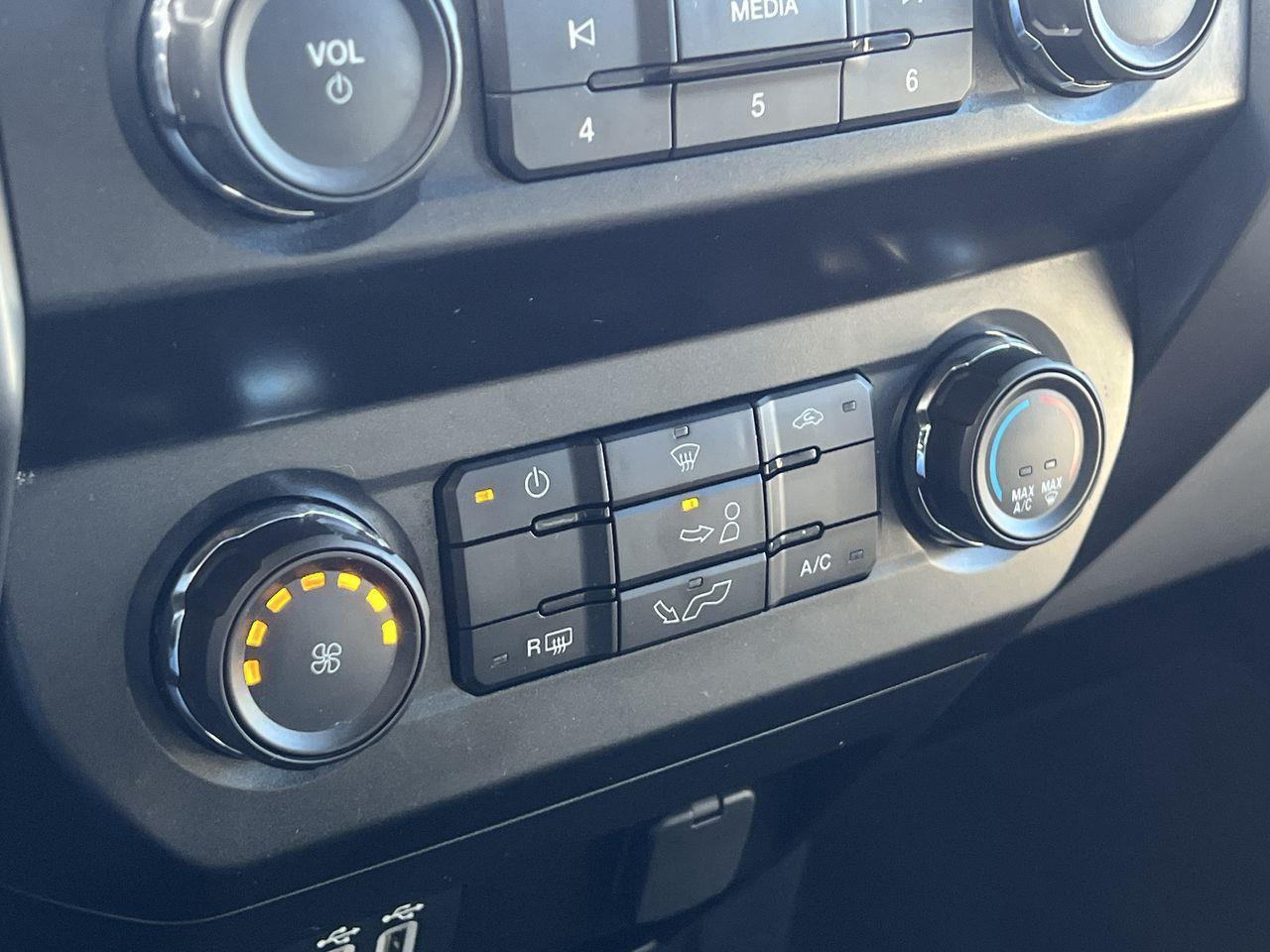 2020 Ford F-150 XLT 4X4, 6 PASSENGER, SIRIUS XM, CRUISE CONTROL, BACK UP CAM!! Photo