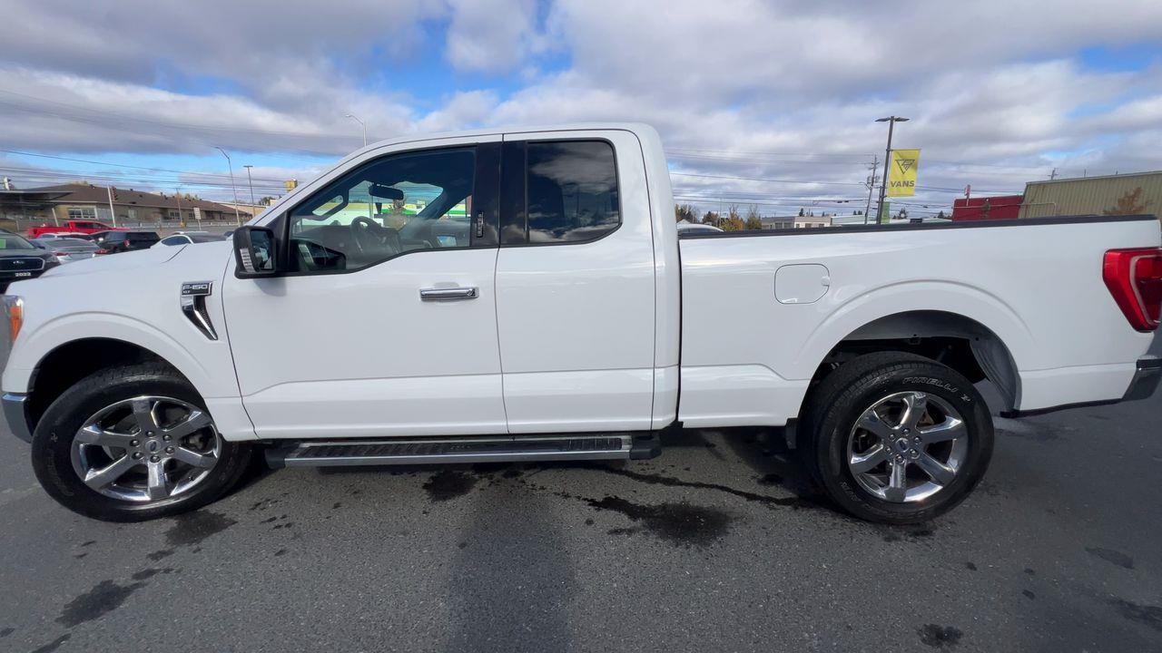 2021 Ford F-150 XLT 4X4, 6 PASSENGER, SIRIUS XM, BACK UP CAM, CRUISE CONTROL, NAVIGATION!! Photo