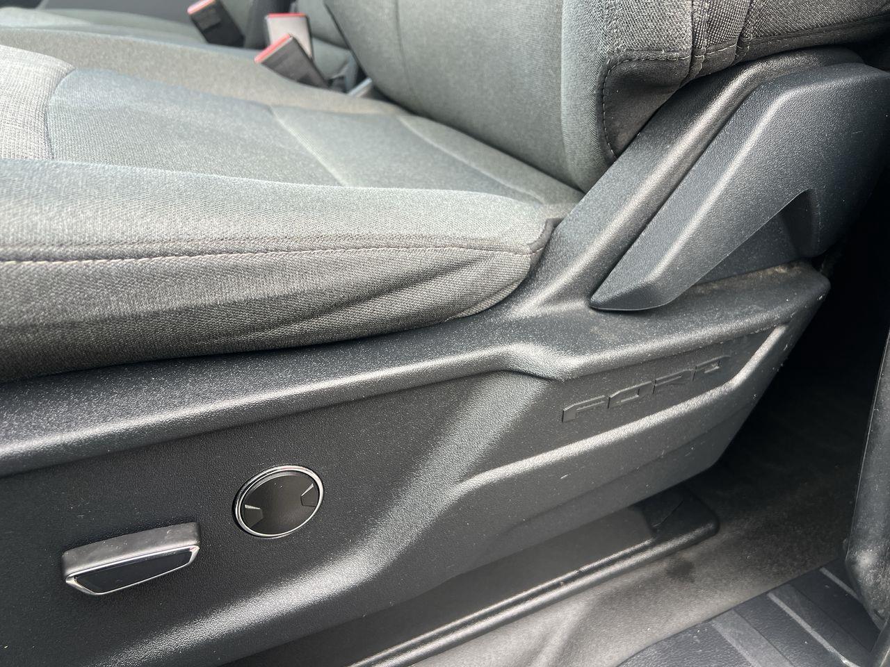 2021 Ford F-150 XLT 4X4, 6 PASSENGER, SIRIUS XM, BACK UP CAM, CRUISE CONTROL, NAVIGATION!! Photo