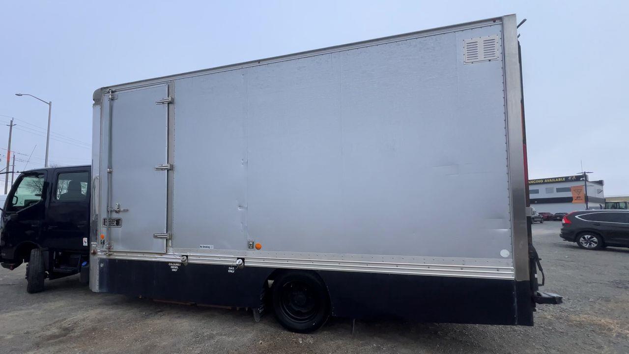 2016 Hino 195 DIESEL-Dually Dual Rear Wheels, POWER RAMP GATE!! Photo