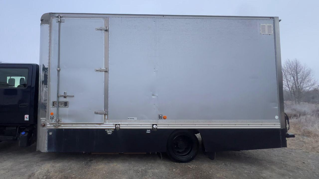 2016 Hino 195 DIESEL-Dually Dual Rear Wheels, POWER RAMP GATE!! Photo