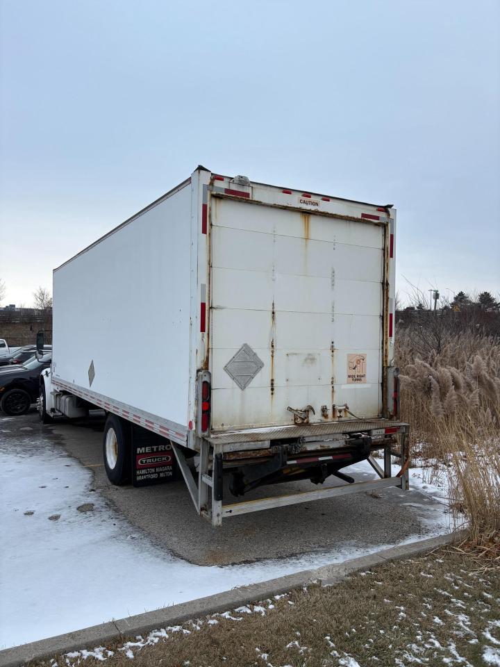 2004 Ford FREIGHTLINER 7.2 CAT ENGINE| VALID SAFETY| 26' BOX Photo
