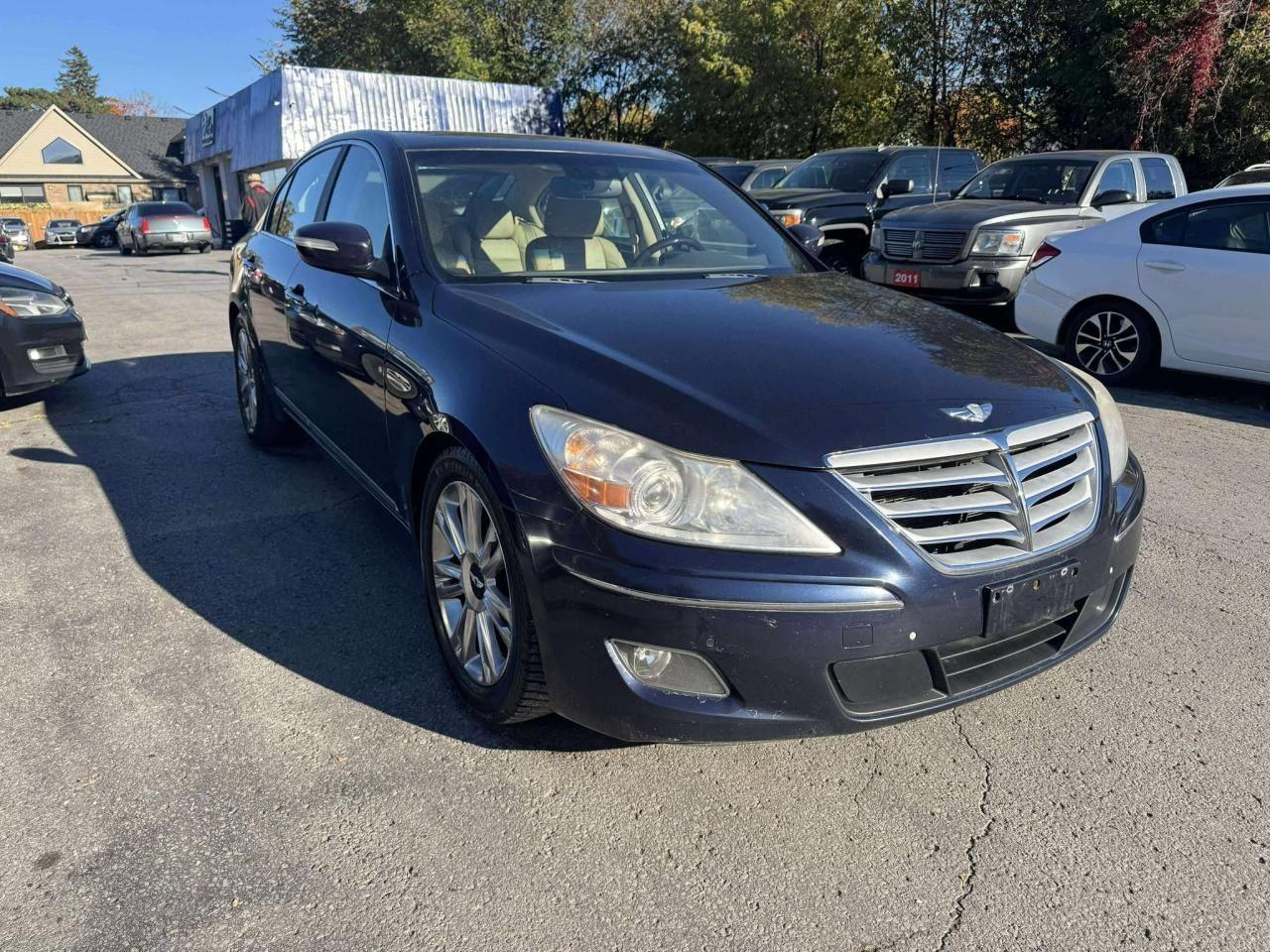 2011 Hyundai Genesis 4dr Sdn V8 Photo0