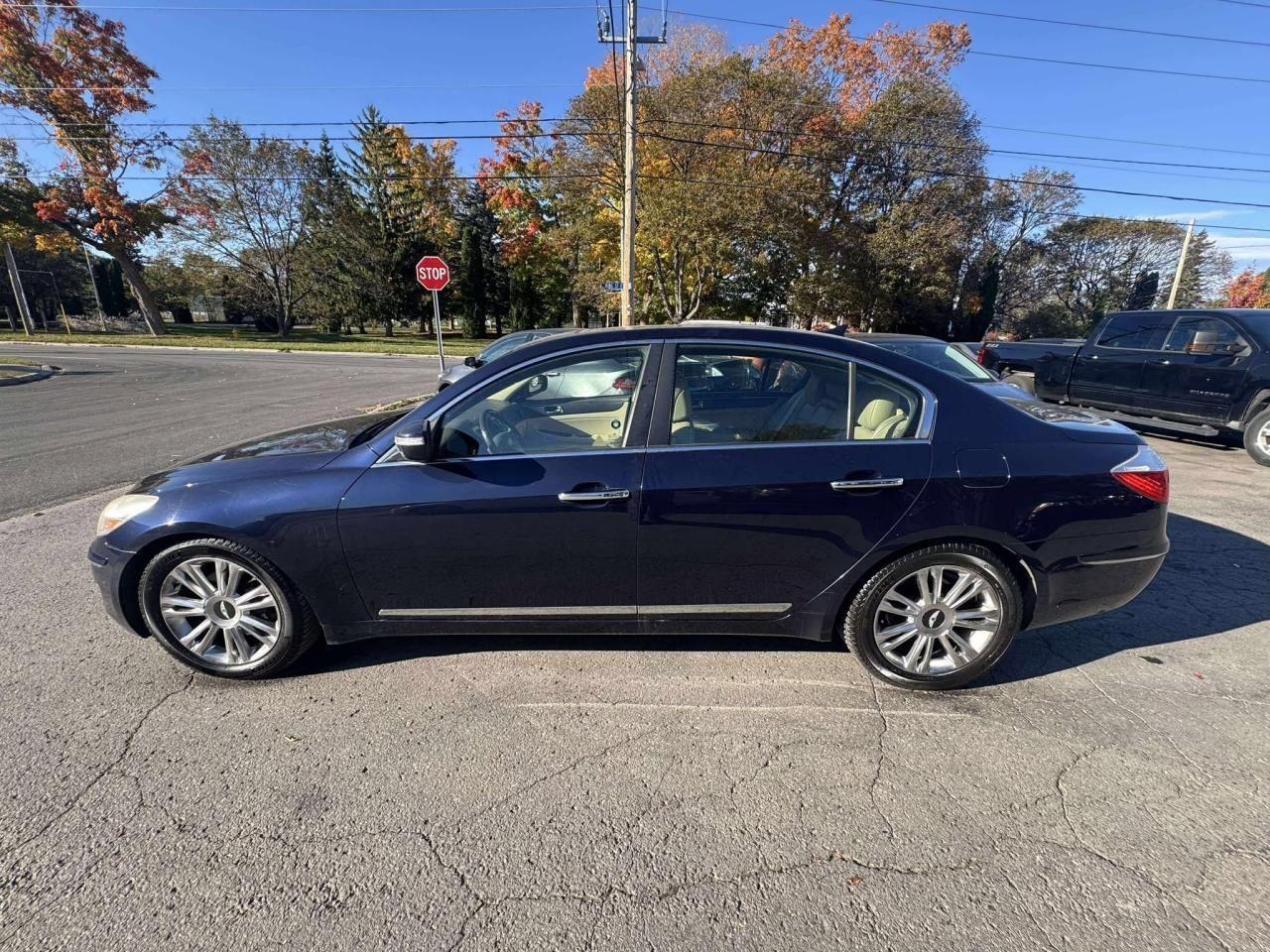 2011 Hyundai Genesis 4dr Sdn V8 Photo