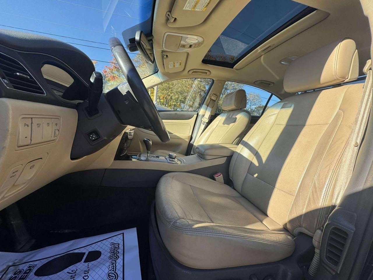 2011 Hyundai Genesis 4dr Sdn V8 Photo