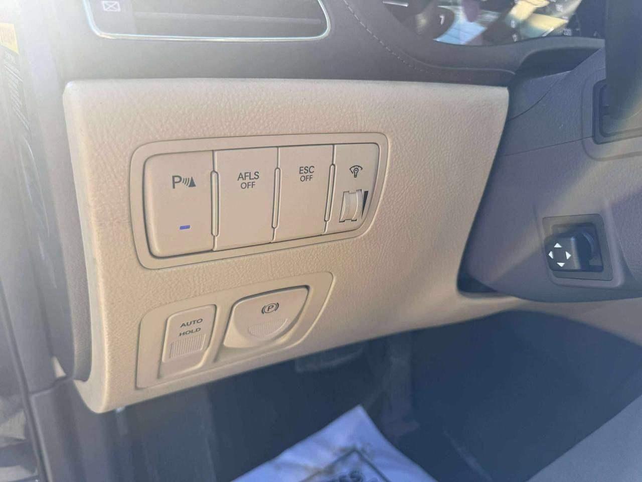 2011 Hyundai Genesis 4dr Sdn V8 Photo