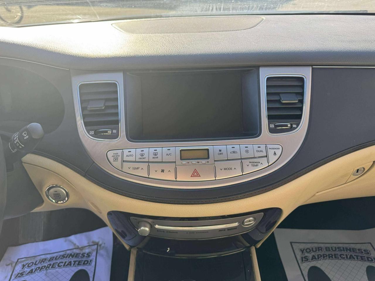 2011 Hyundai Genesis 4dr Sdn V8 Photo