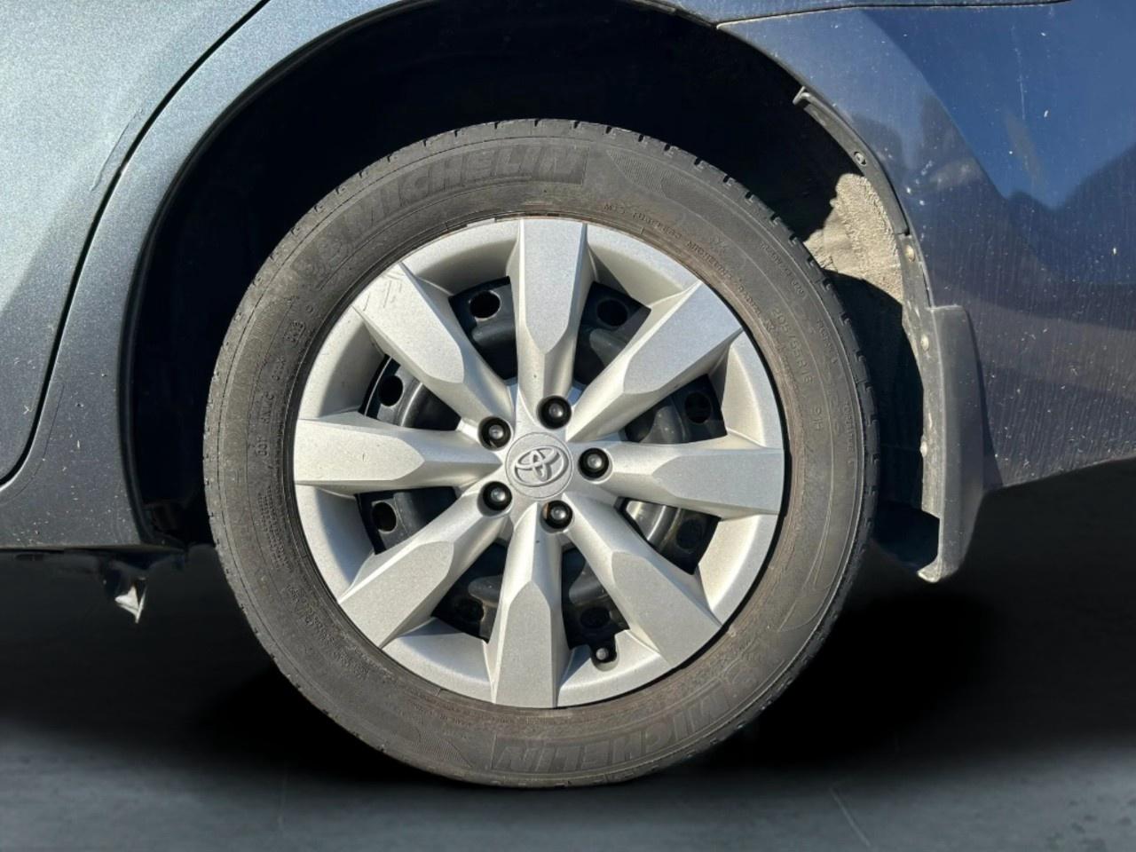 2016 Toyota Corolla LE Photo