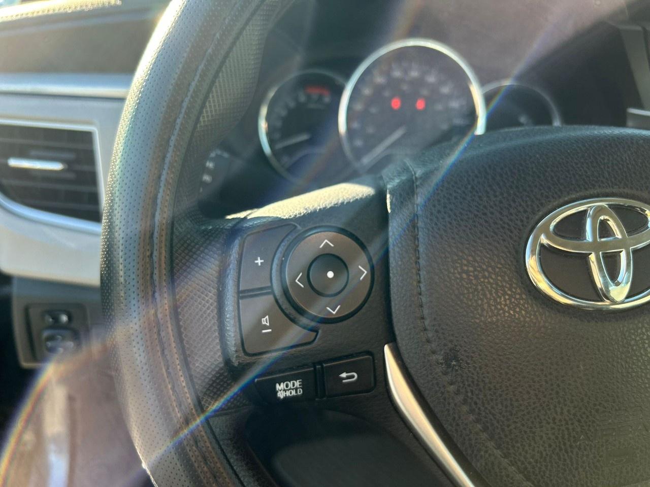 2016 Toyota Corolla LE Photo