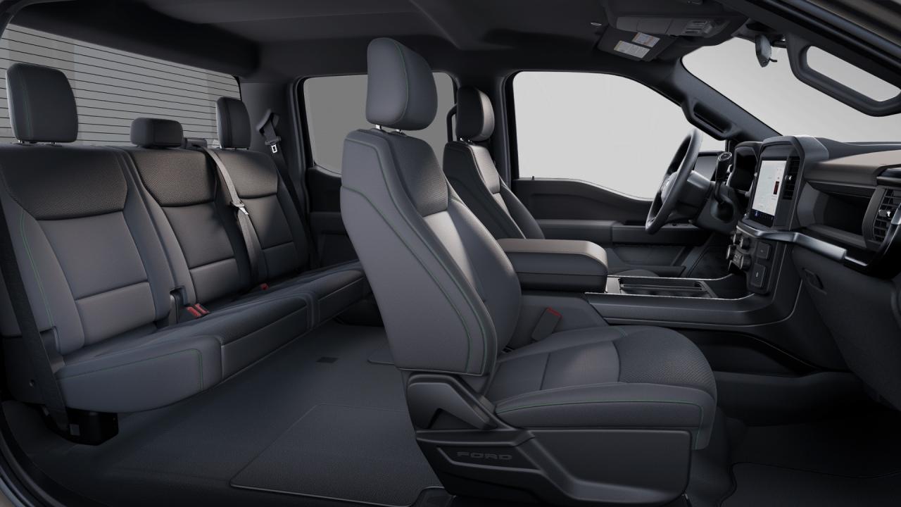 2025 Ford F-150 STX 4WD SuperCrew 5.5' Box Photo5