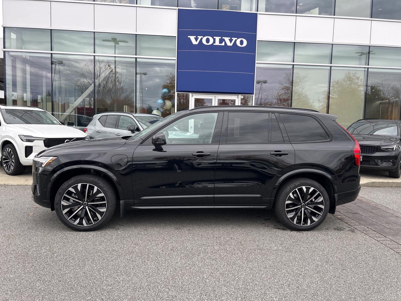 New 2026 Volvo XC90 Plug-In Hybrid T8 AWD Plus Dark Theme 7-Seater for sale in Surrey, BC