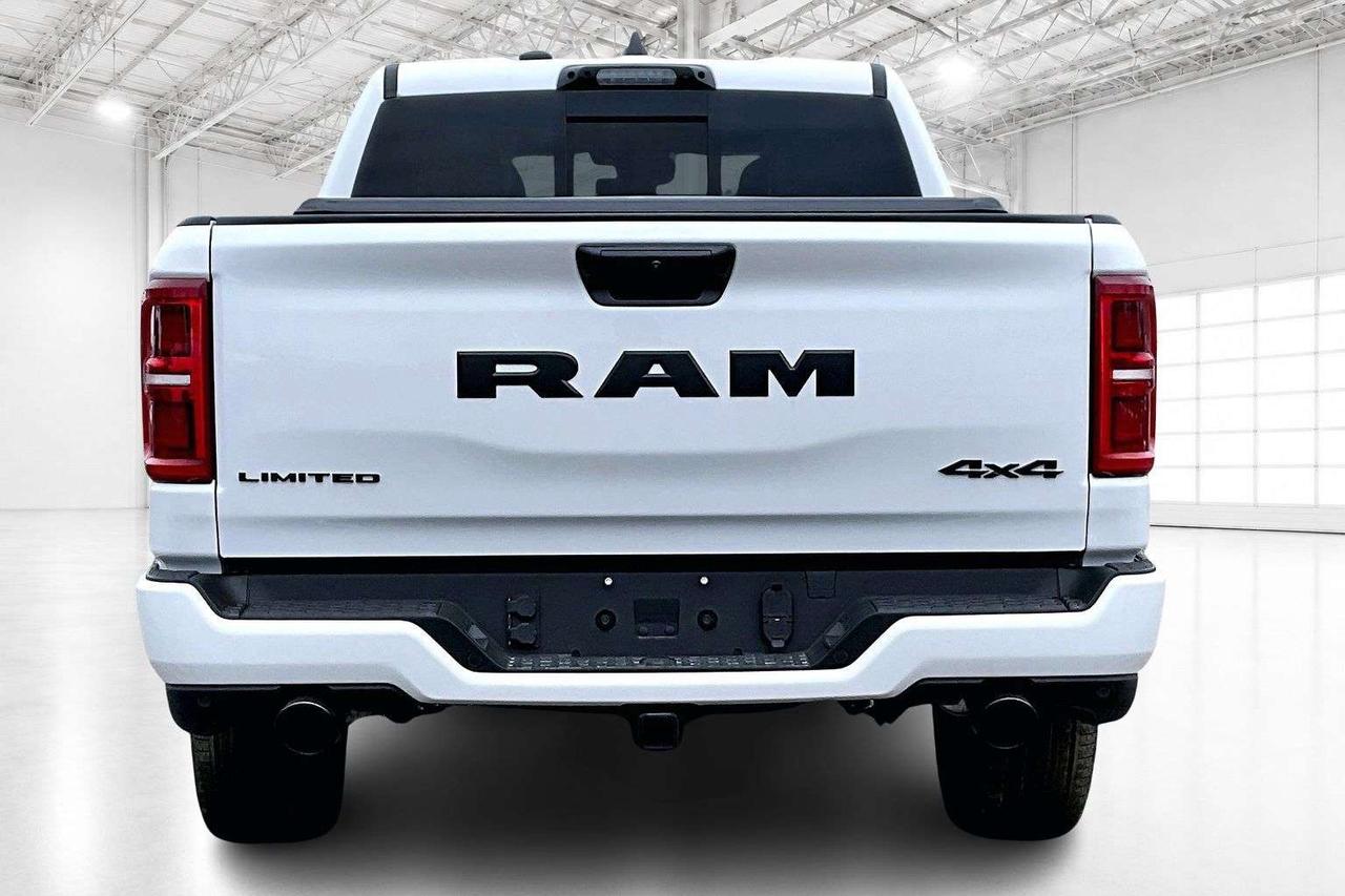 2026 RAM 1500 LIMITED | Pano Roof | Prem Leather | Night Edition Photo3