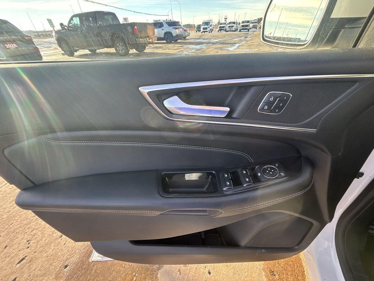 2017 Ford Edge TITANIUM 4dr  AWD Photo5