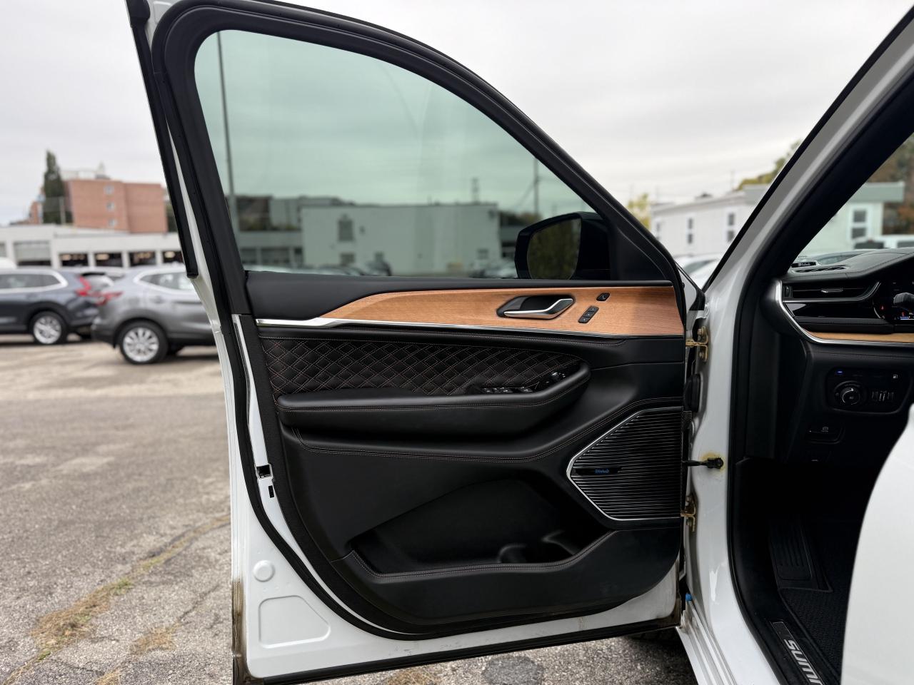 2023 Jeep Grand Cherokee 4xe Summit Reserve 4x4 | NAVIGATION | REMOTE START | Photo