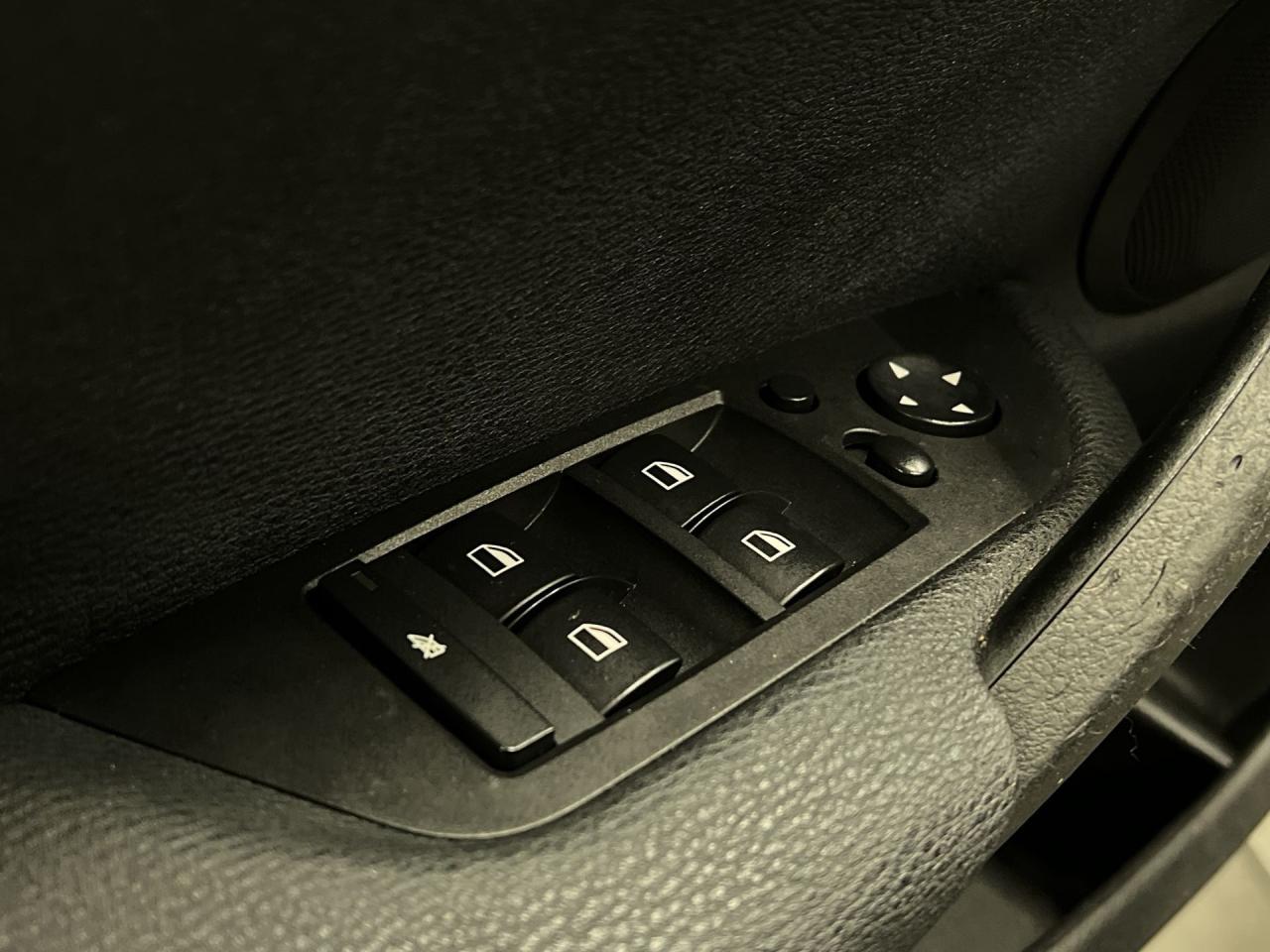 2015 BMW X1 AWD | PREMIUM PKG |HTD LEATHER |PANO ROOF | ALLOYS Photo