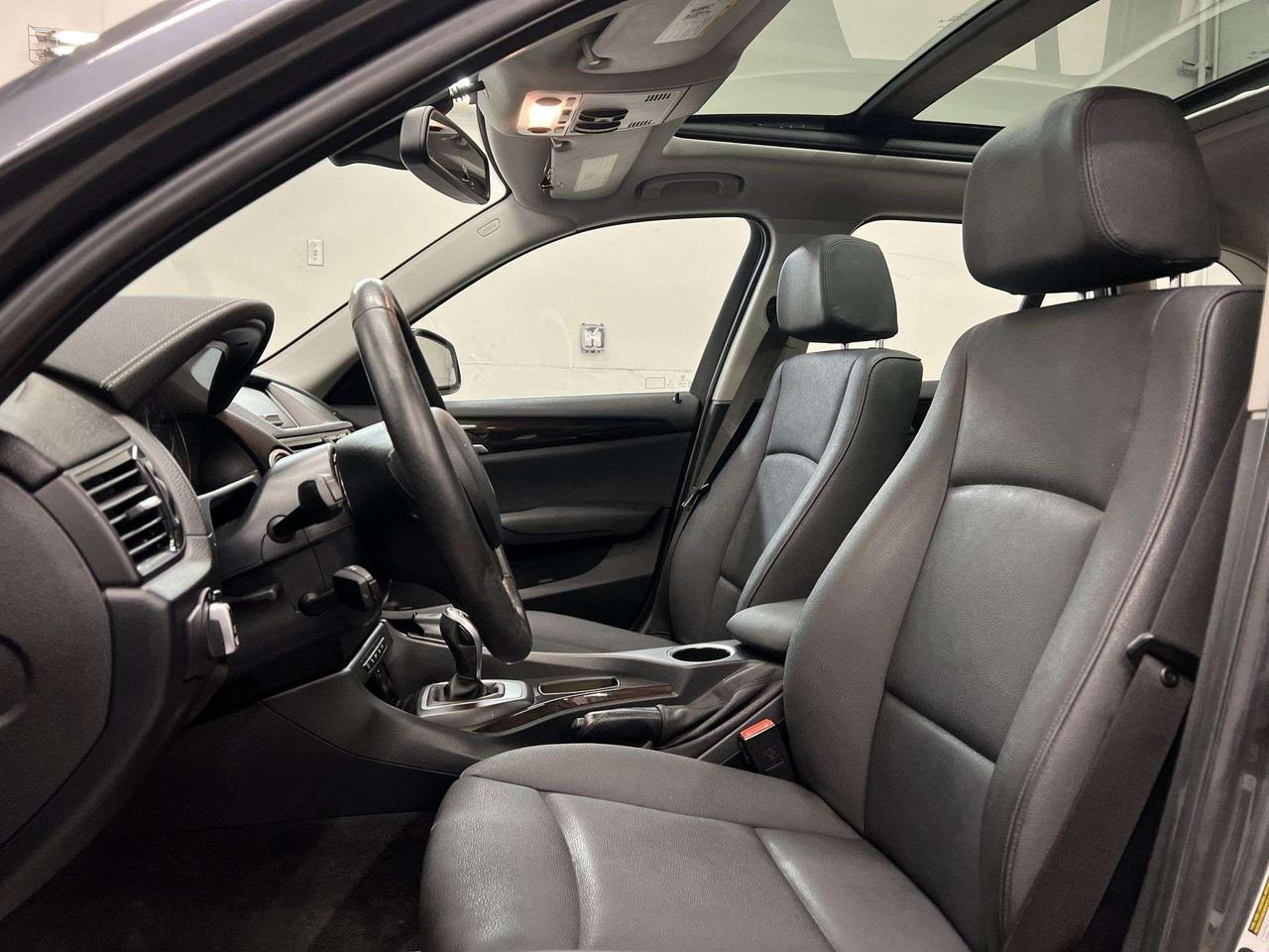 2015 BMW X1 AWD | PREMIUM PKG |HTD LEATHER |PANO ROOF | ALLOYS Photo