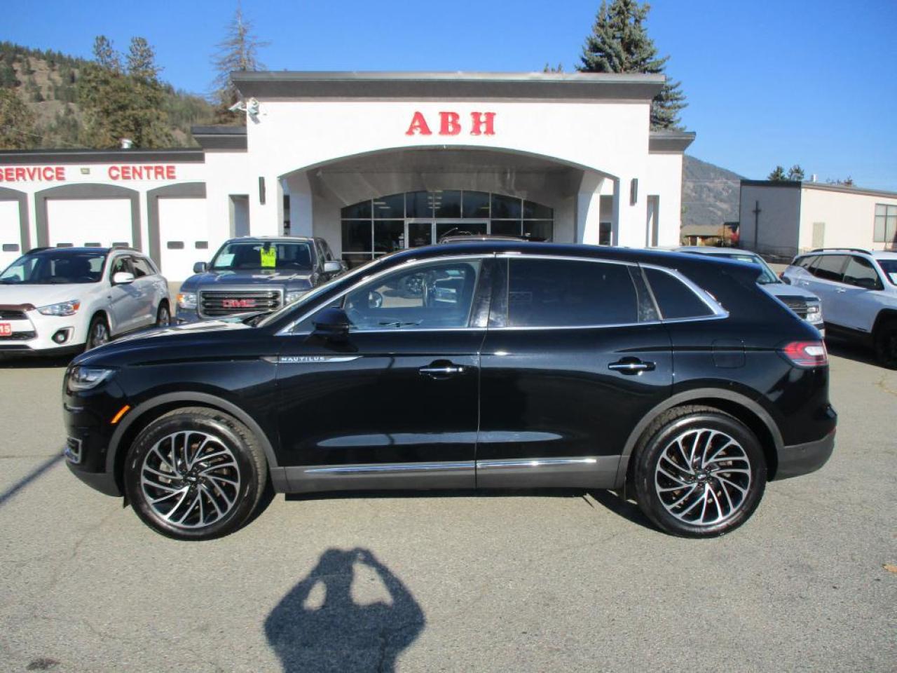 2019 Lincoln Nautilus Reserve AWD Photo2