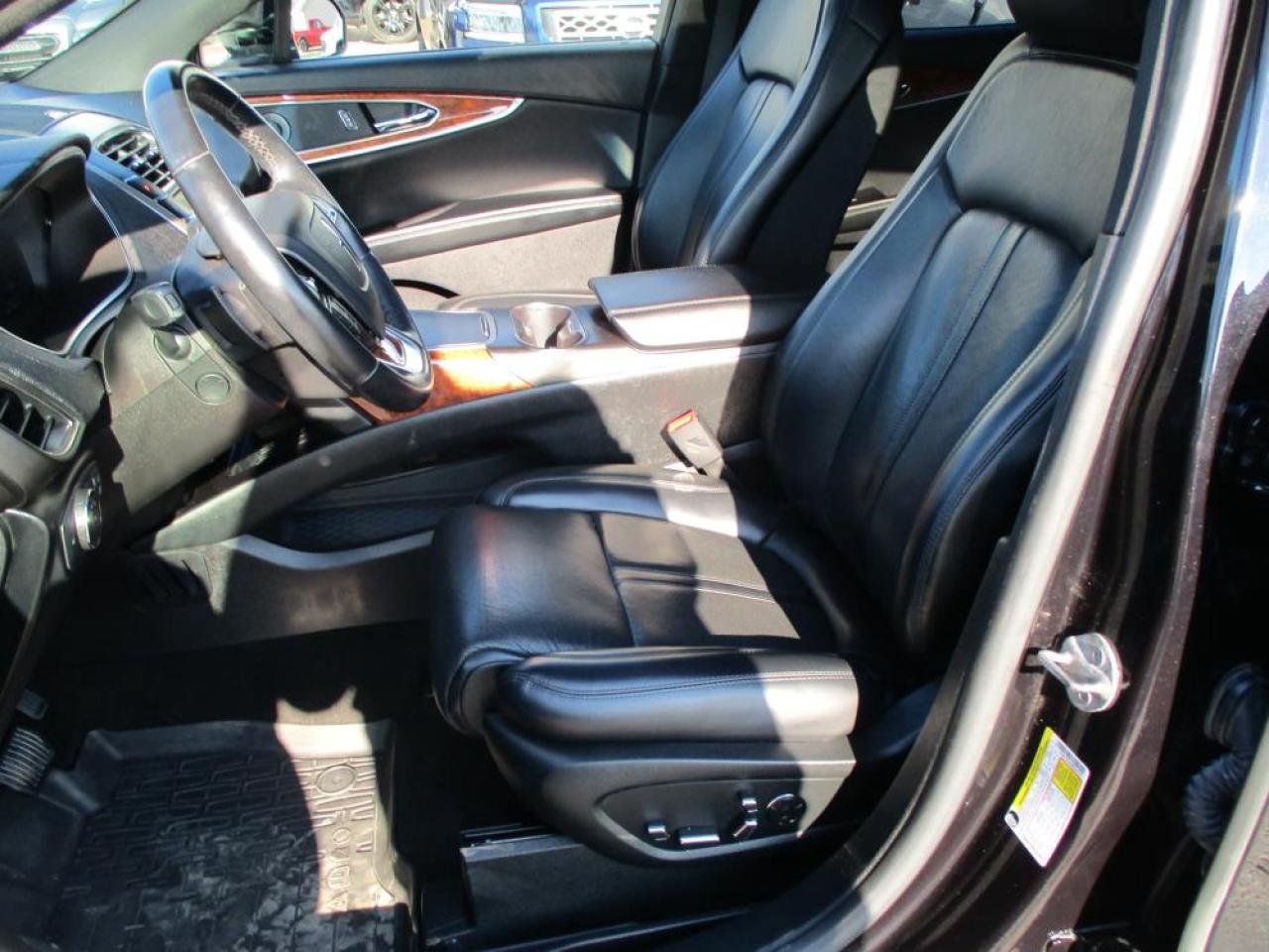 2019 Lincoln Nautilus Reserve AWD Photo11