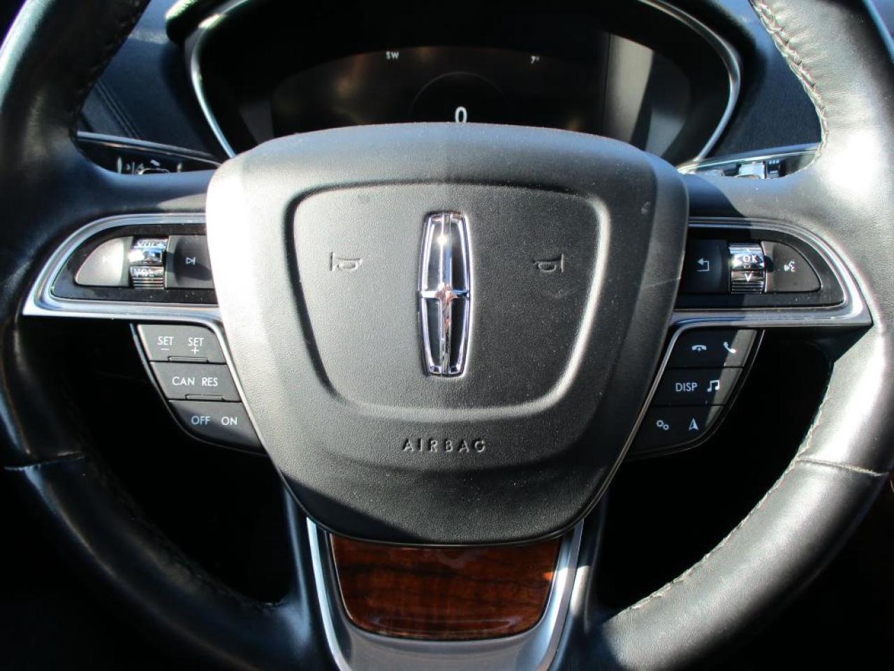 2019 Lincoln Nautilus Reserve AWD Photo15