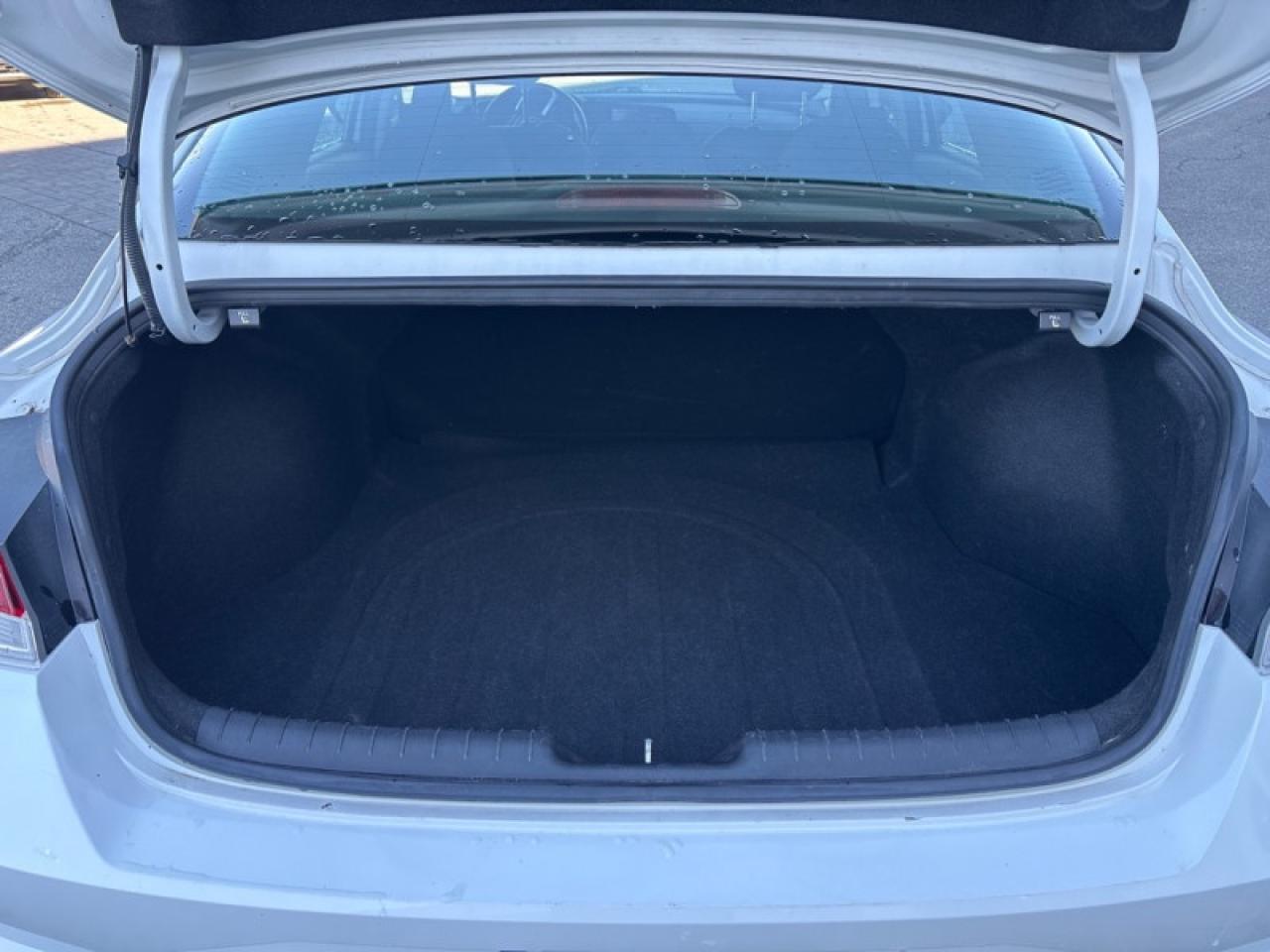 2022 Hyundai Elantra Preferred  -  Heated Seats Photo4