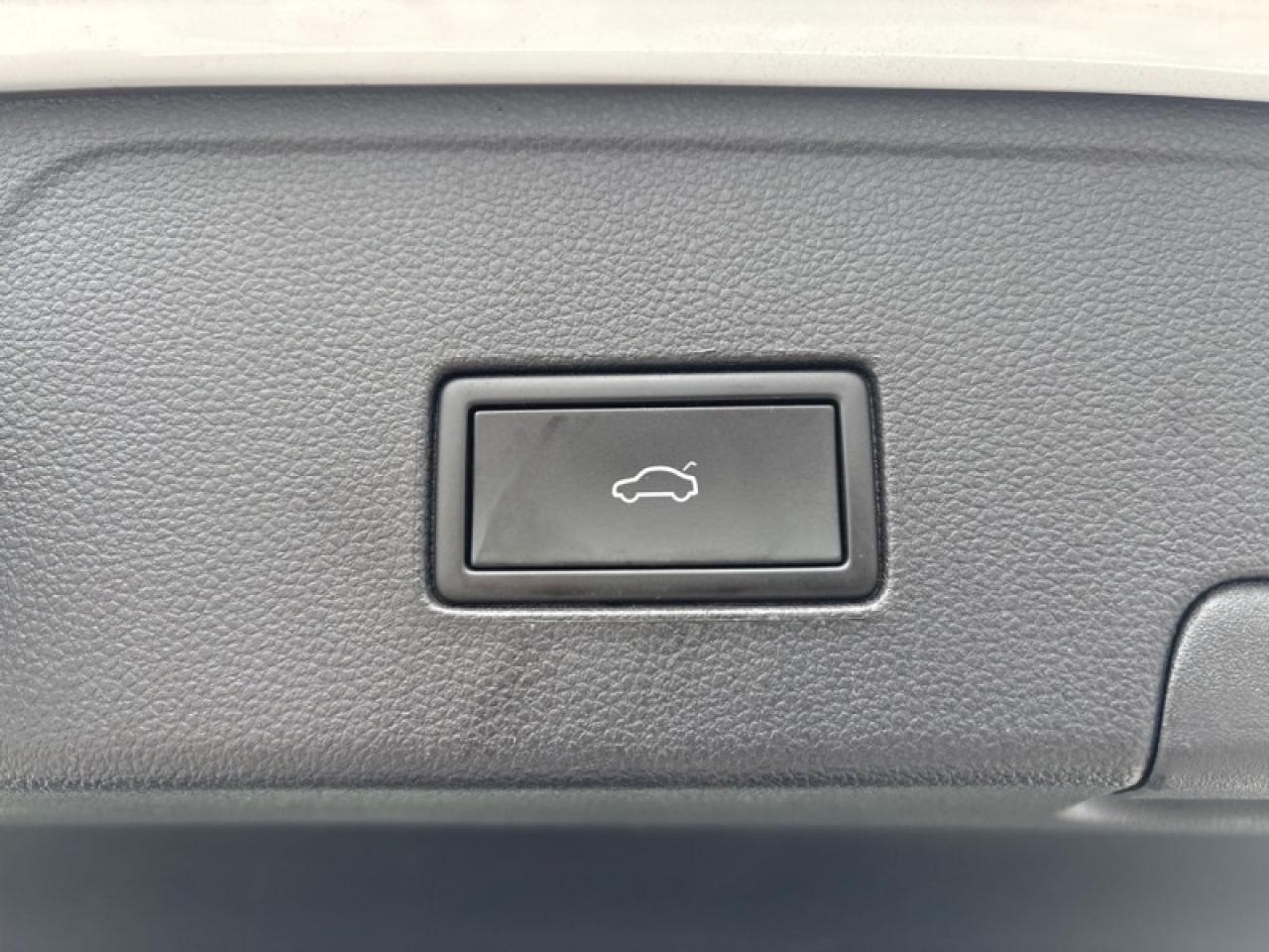 2022 Volkswagen Atlas Cross Sport Highline 3.6 FSI Photo