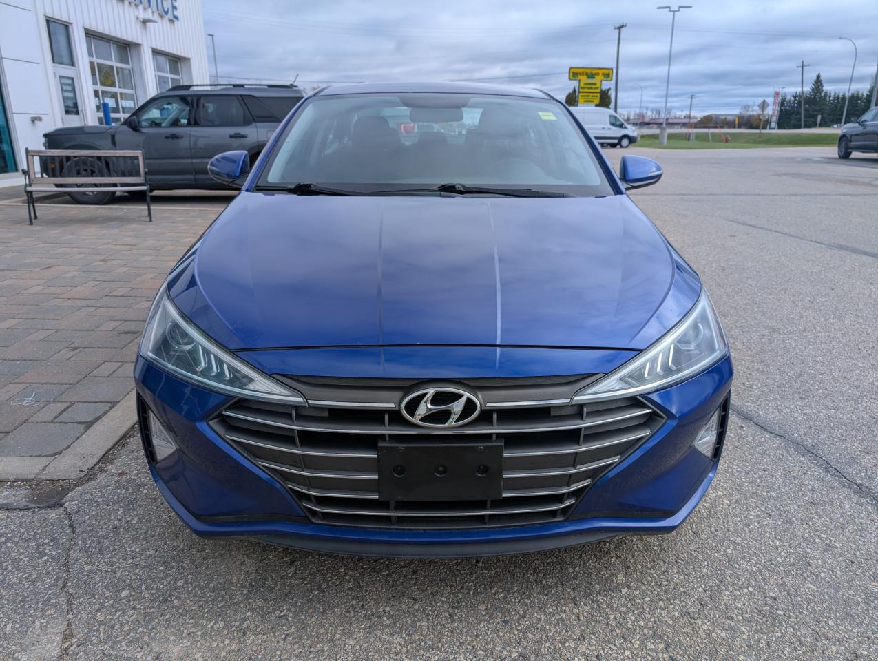 2019 Hyundai Elantra Preferred Photo2