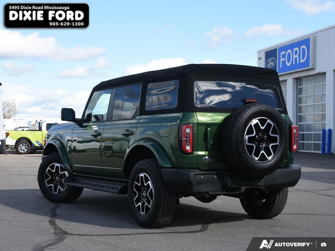 2025 Ford Bronco Outer Banks Photo3