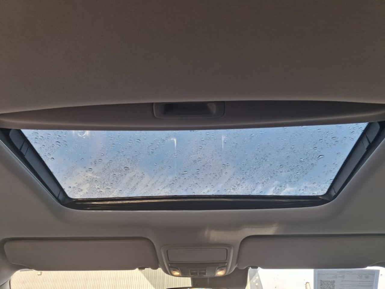 2019 Honda Ridgeline Sport AWD | Sunroof | Adaptive Cruise | CarPlay | Android Auto | Heated Seats | Rear Camera & More ! Photo