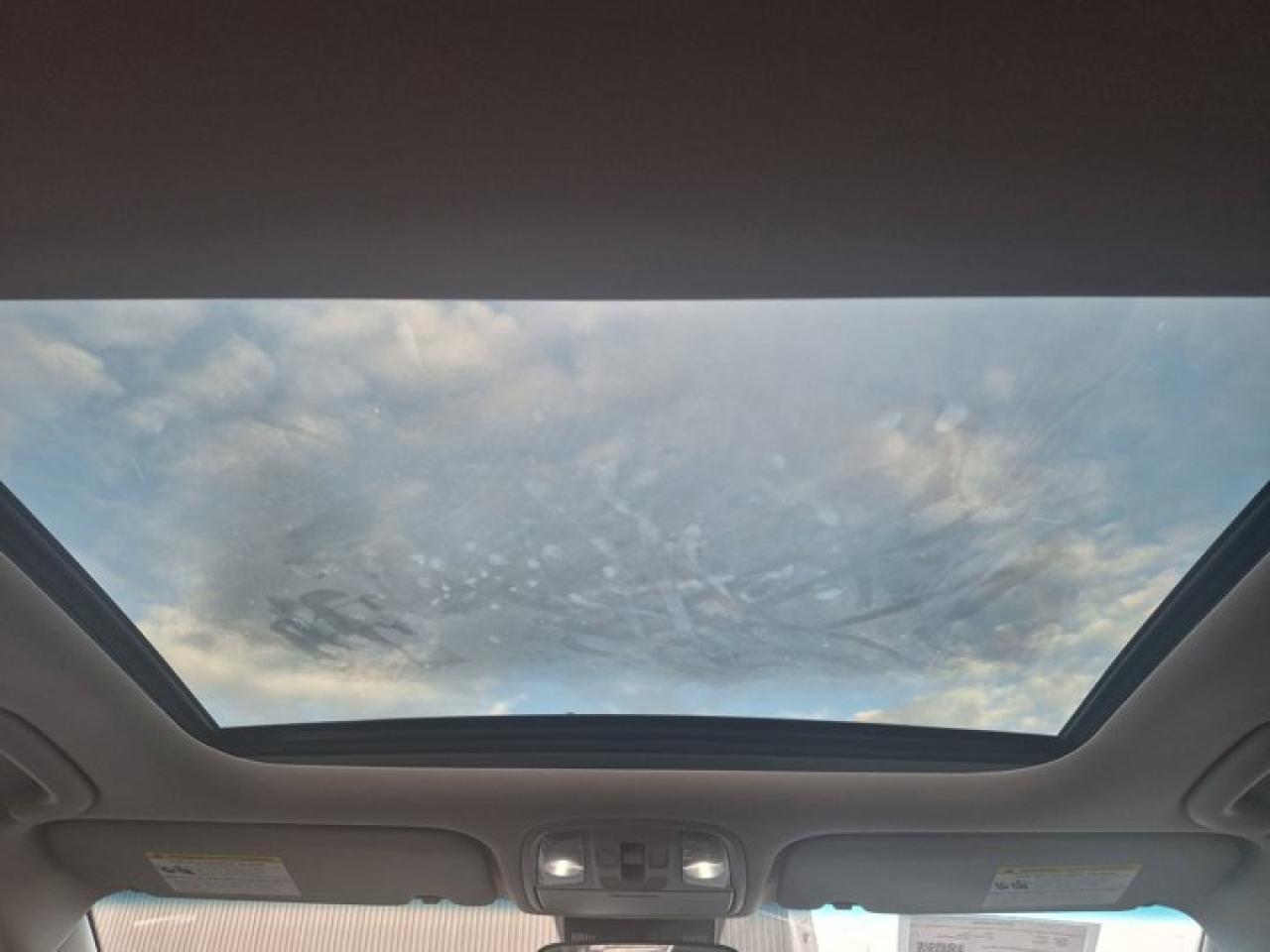 2022 Kia Sportage EX Premium S AWD | Leather | Panoroof | CarPlay | Android Auto | Heated Seats & Steering | and More! Photo