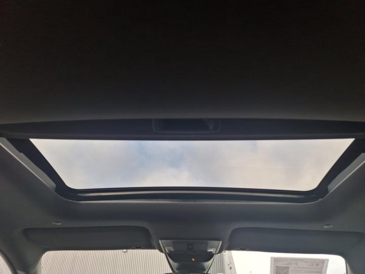 2024 Honda HR-V Sport-B AWD | Sunroof | Heated Seats + Steering | Remote Start | CarPlay + Android | and More ! Photo