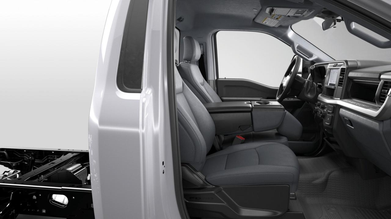 2026 Ford F-550 XL Photo3