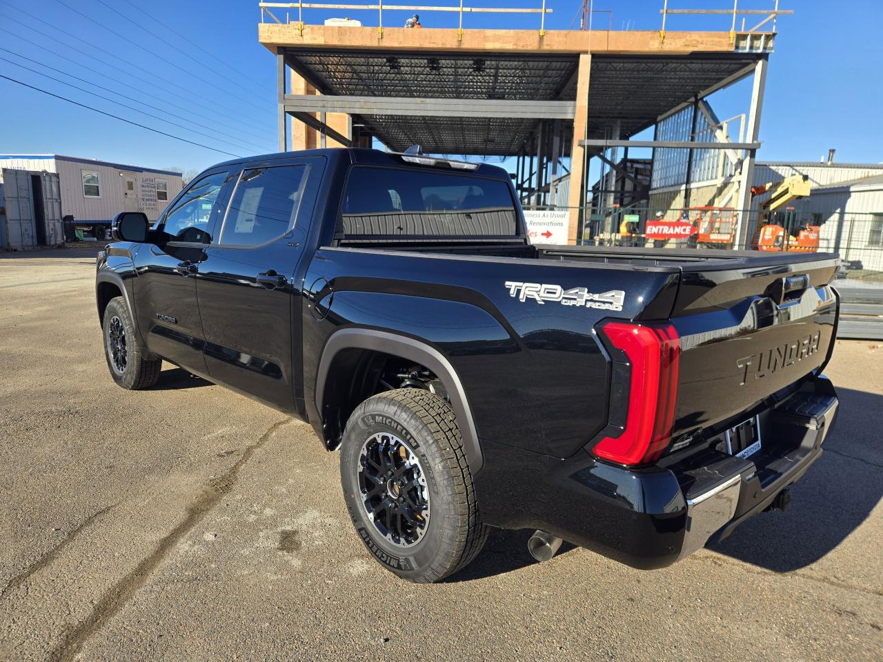 2026 Toyota Tundra SR5 TRD OFF ROAD Photo2