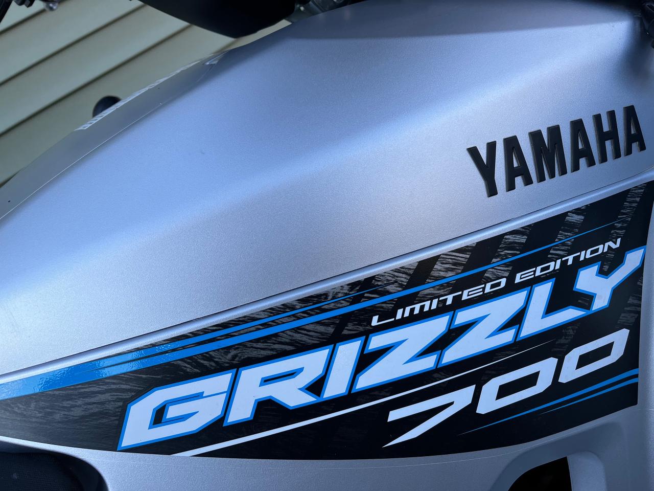 2020 Yamaha Grizzly 700 Silver/blue - Photo #2