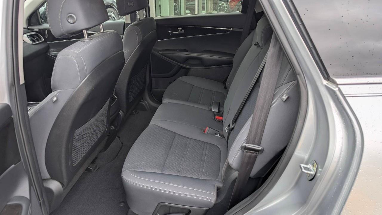 2017 Kia Sorento FWD 4DR LX Photo