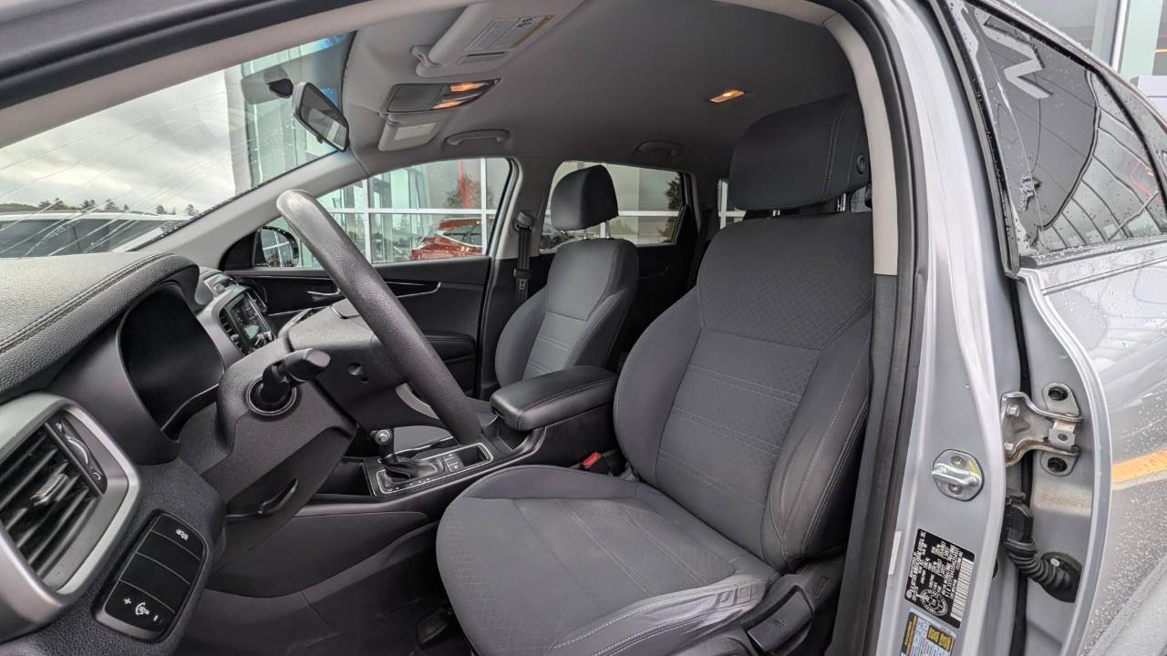 2017 Kia Sorento FWD 4DR LX Photo