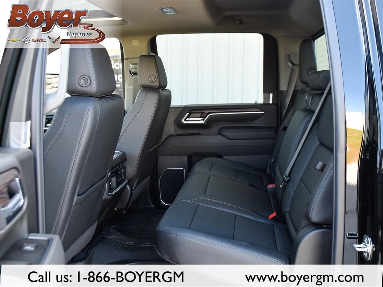 2026 GMC Sierra 2500 HD Crew Cab Standard Box 4-Wheel Drive SLT Photo