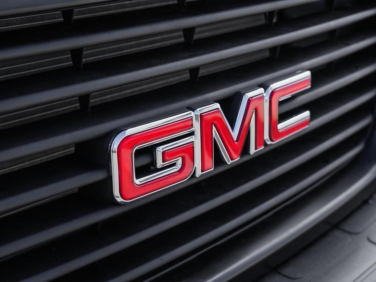 2025 GMC Savana Cargo Van 2500 Extended Wheelbase Rear-Wheel Drive Photo