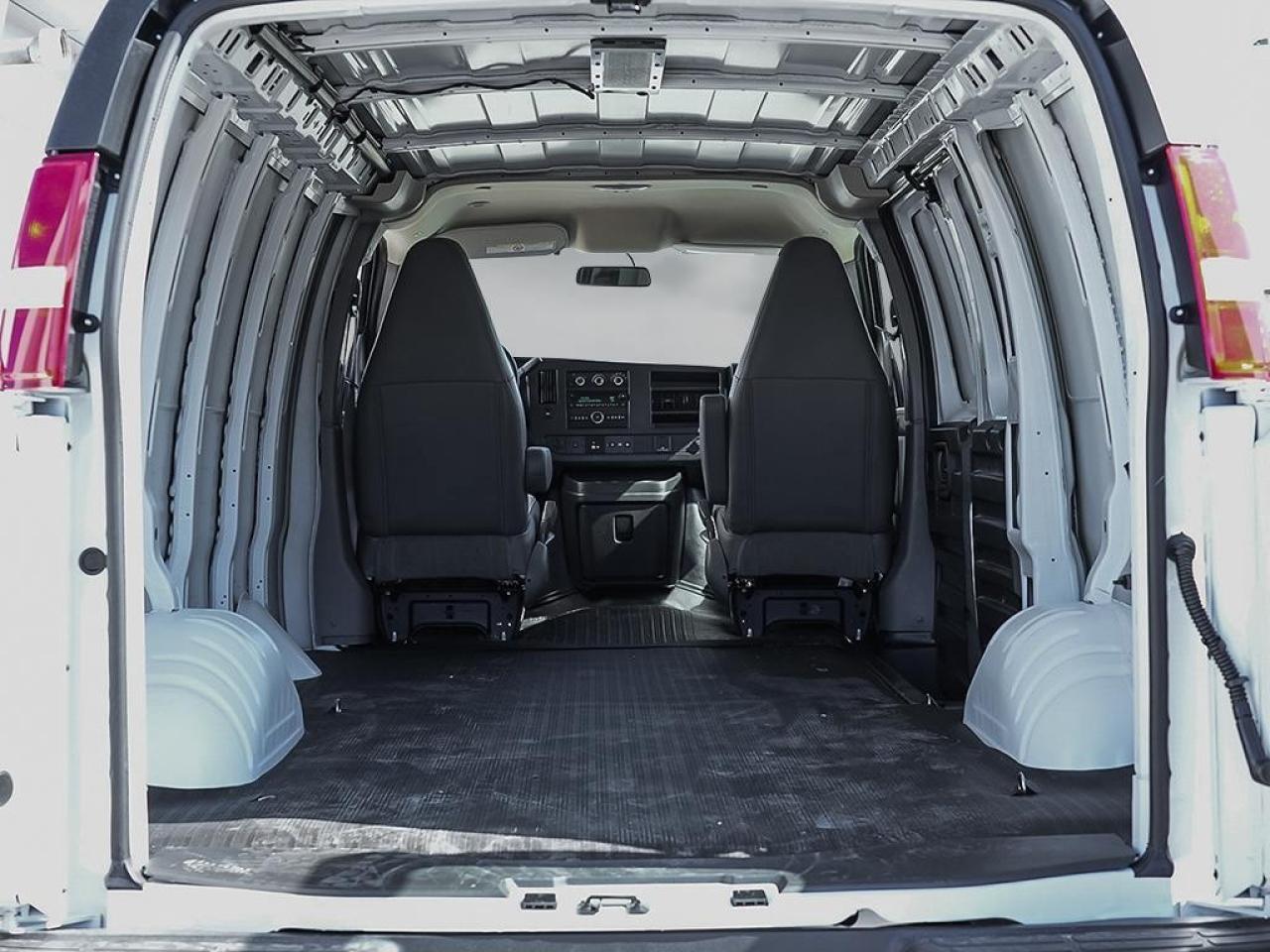 2025 GMC Savana Cargo Van 2500 Extended Wheelbase Rear-Wheel Drive Photo