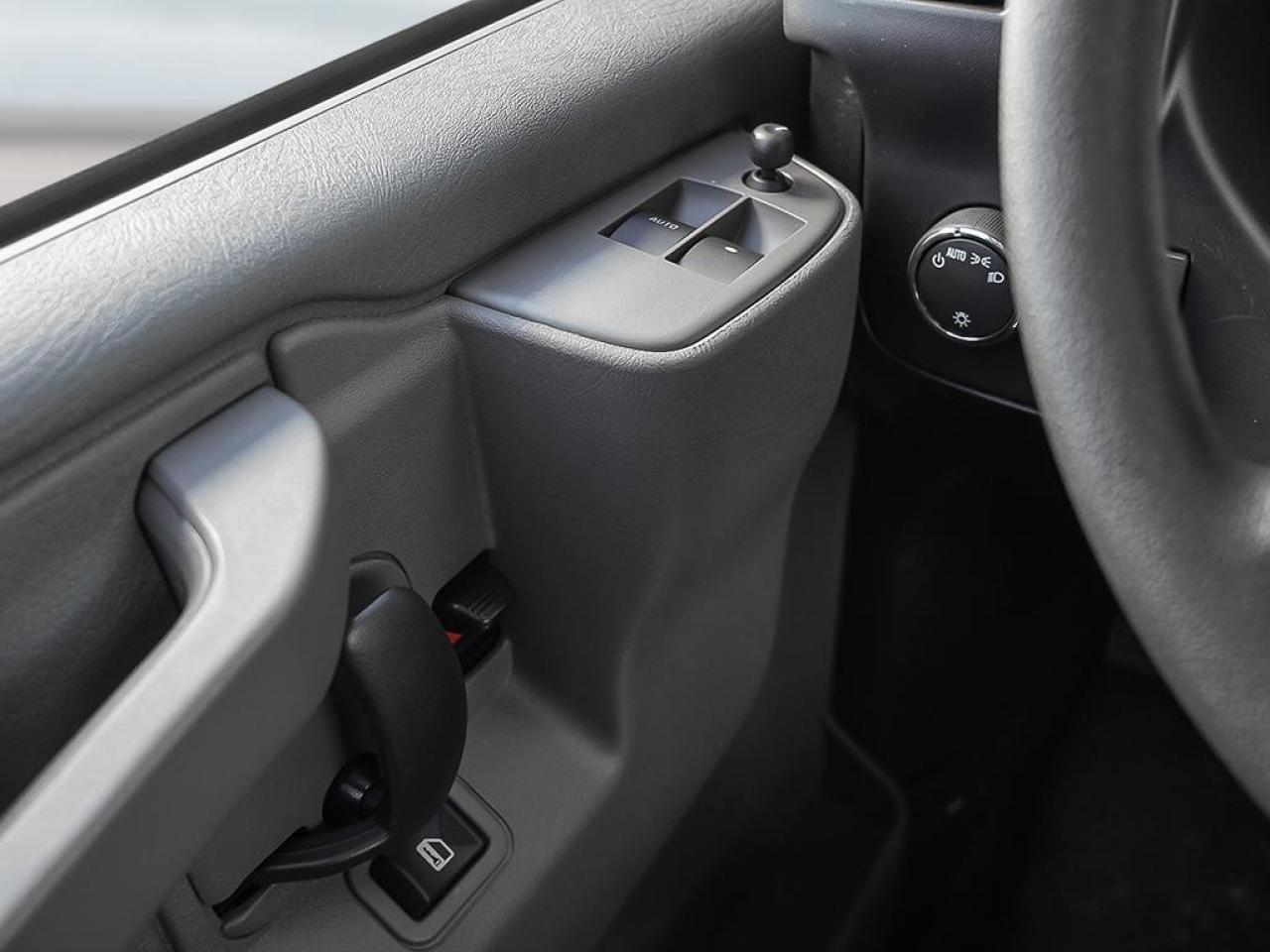 2025 GMC Savana Cargo Van 2500 Extended Wheelbase Rear-Wheel Drive Photo