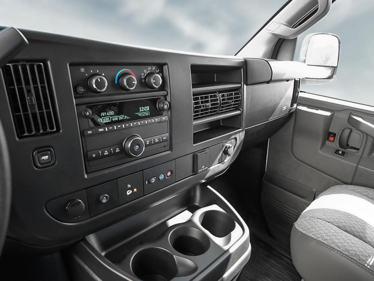 2025 GMC Savana Cargo Van 2500 Extended Wheelbase Rear-Wheel Drive Photo