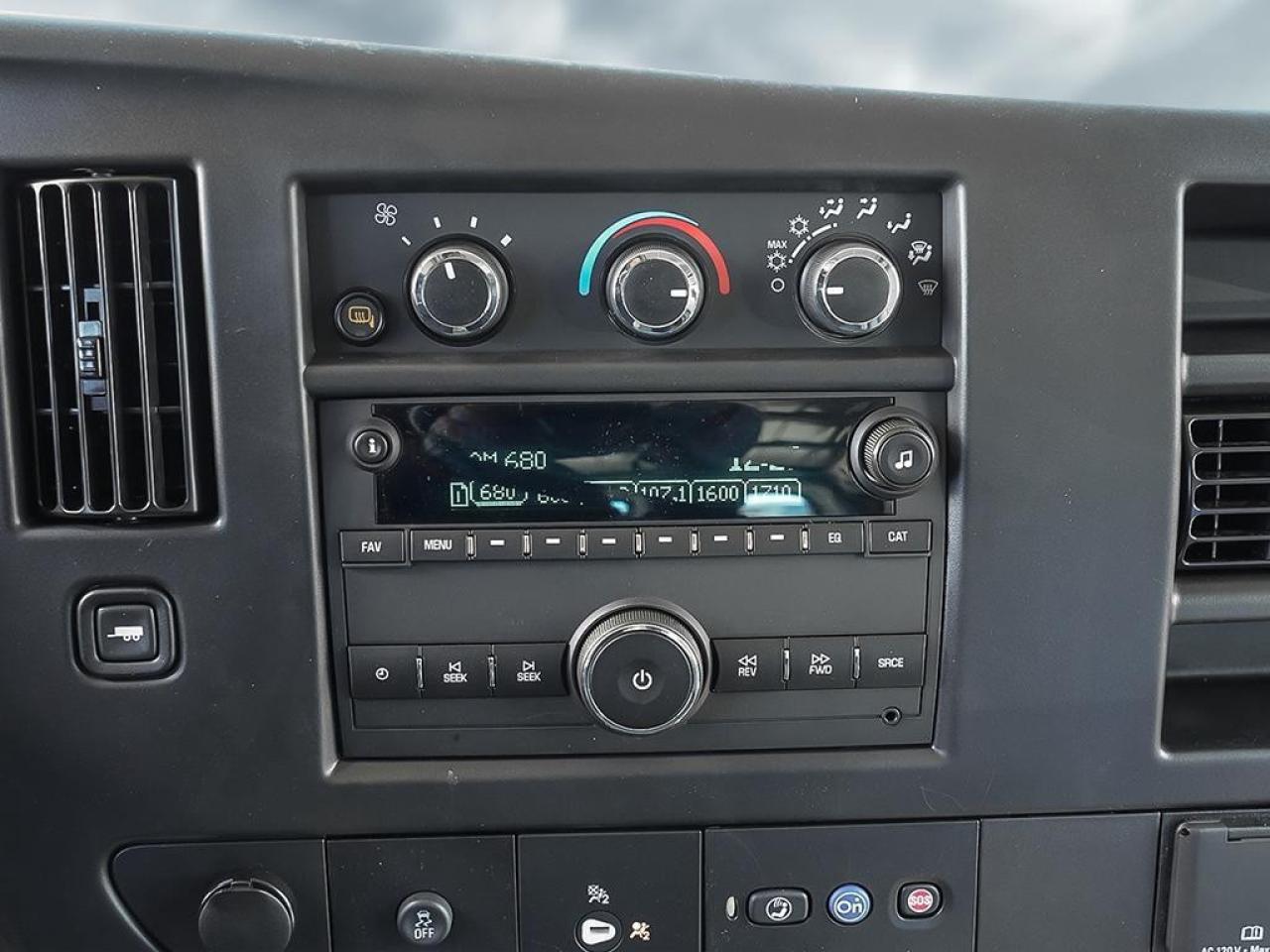 2025 GMC Savana Cargo Van 2500 Extended Wheelbase Rear-Wheel Drive Photo