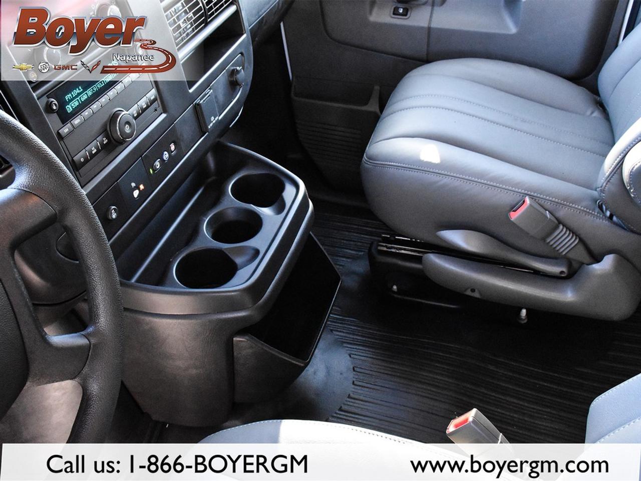 2025 GMC Savana Cargo Van 2500 Extended Wheelbase Rear-Wheel Drive Photo